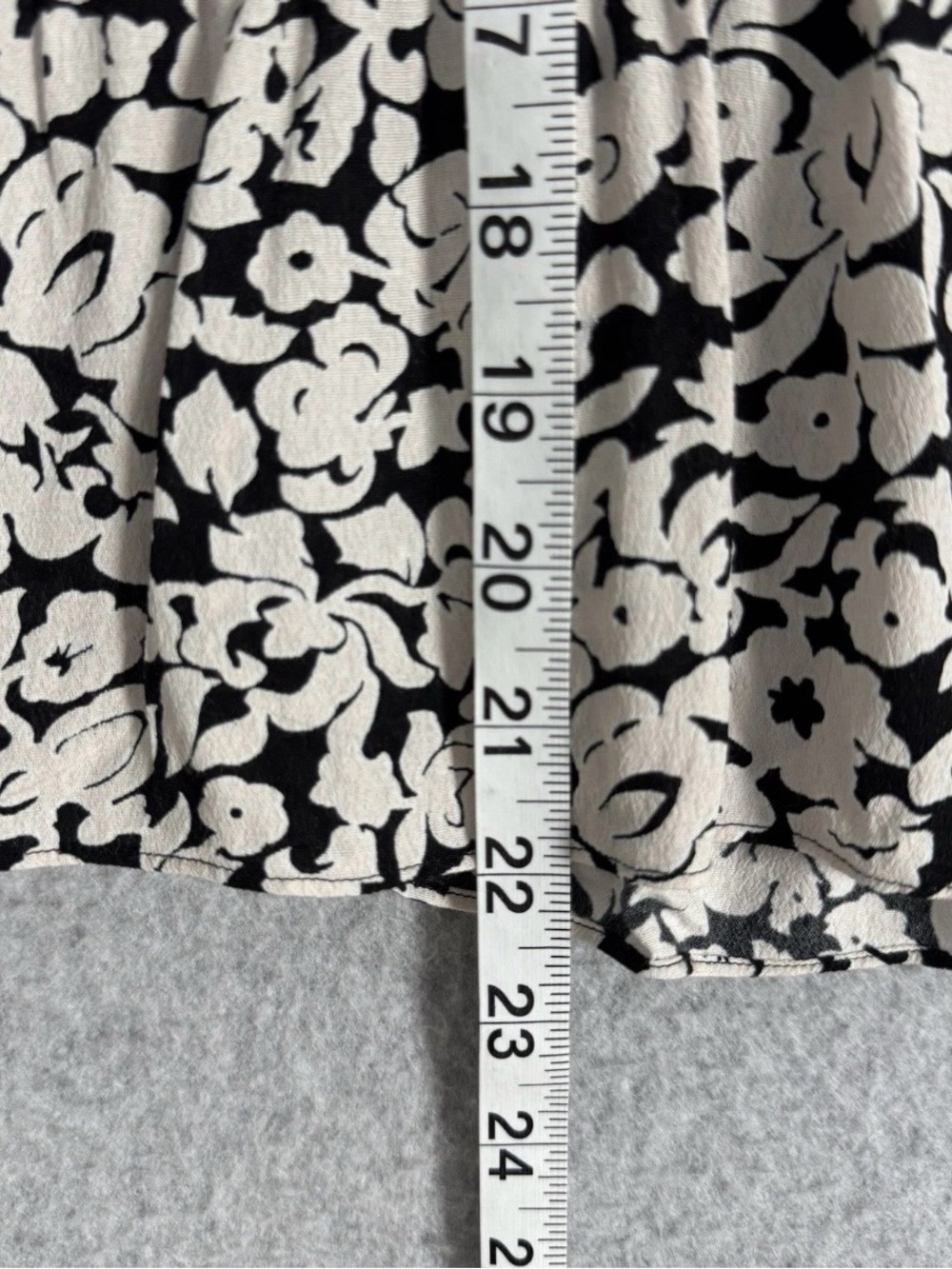 Tracy Reese x Anthropologie Floral Peplum Blouse Black Cream Smocked Waist Small - Picture 15 of 15